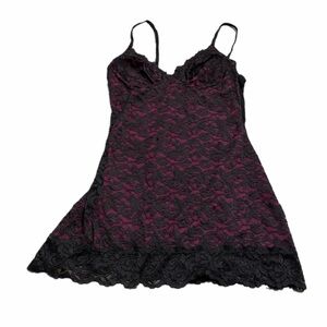 90s/Y2K European Vintage All Over Floral Lace Mini Slip Dress (Magenta/Black) M